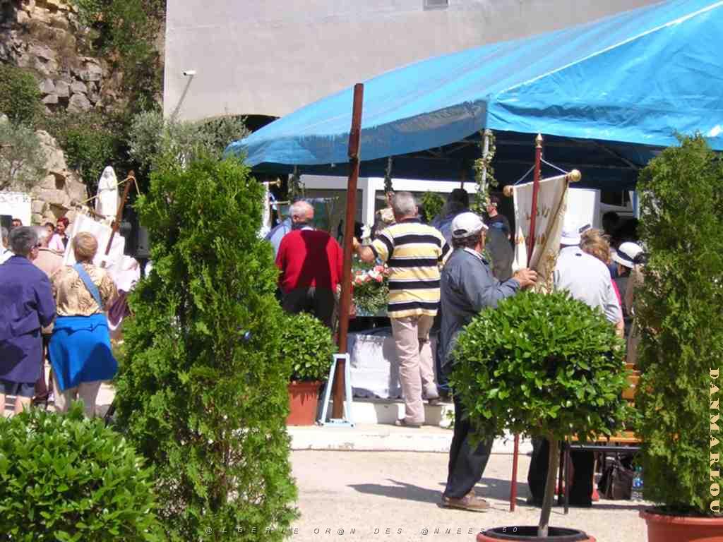 NIMES JEUDI 05 MAI 2005 ELISABETH ASENCIO 037.JPG